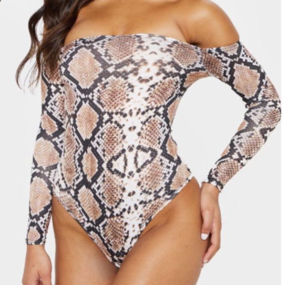 PrettyLittleThing Tops - NWT- DHRIA WHITE SNAKE PRINT BARDOT THONG BODYSUIT